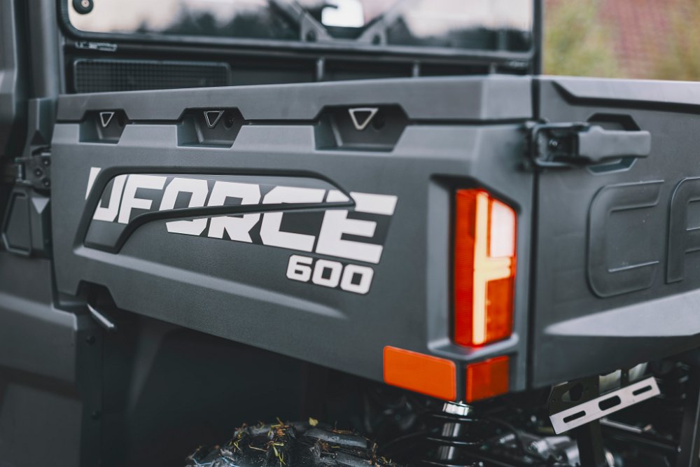 UFORCE 600+ Vollkabine camo ladefläche